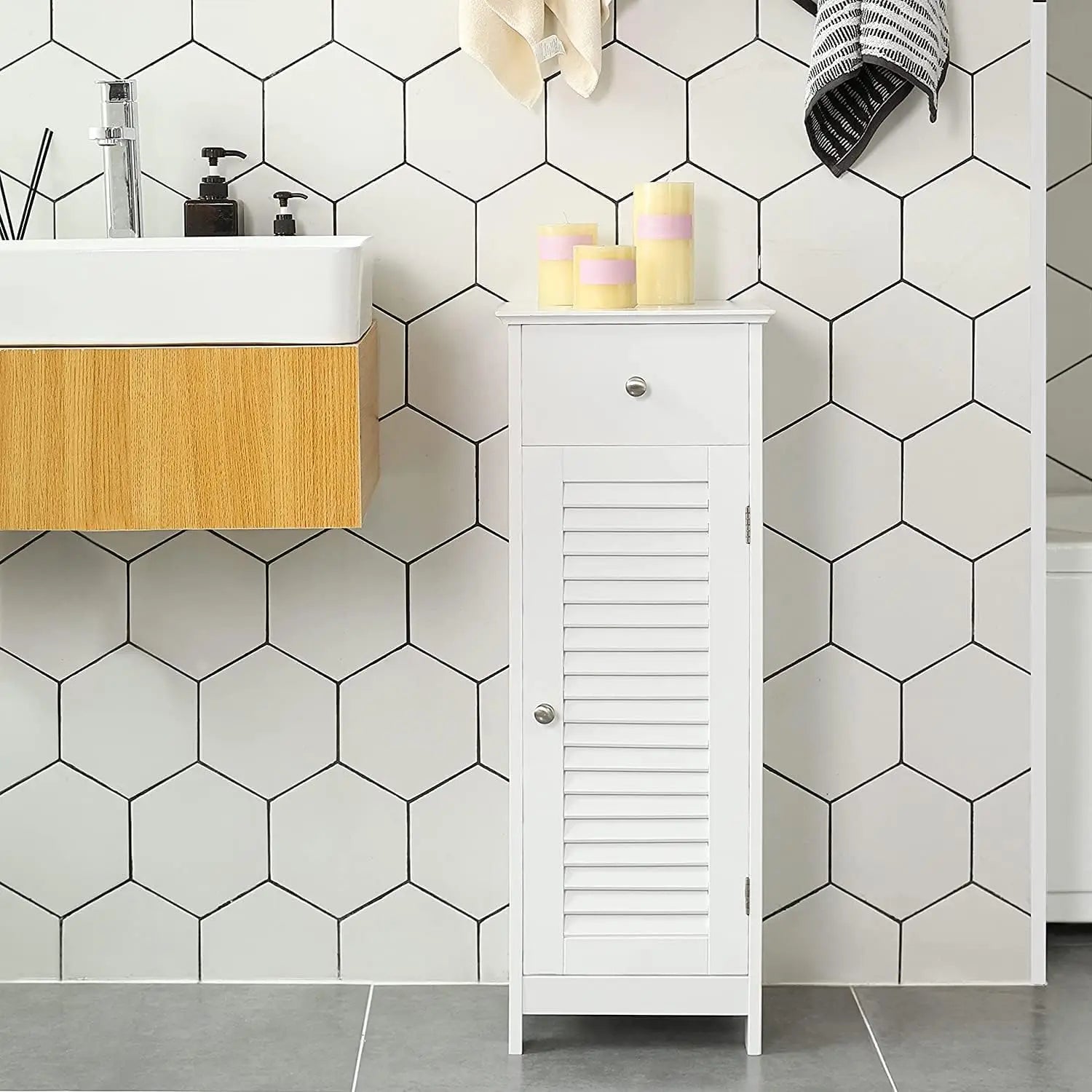 Petite armoire de toilette