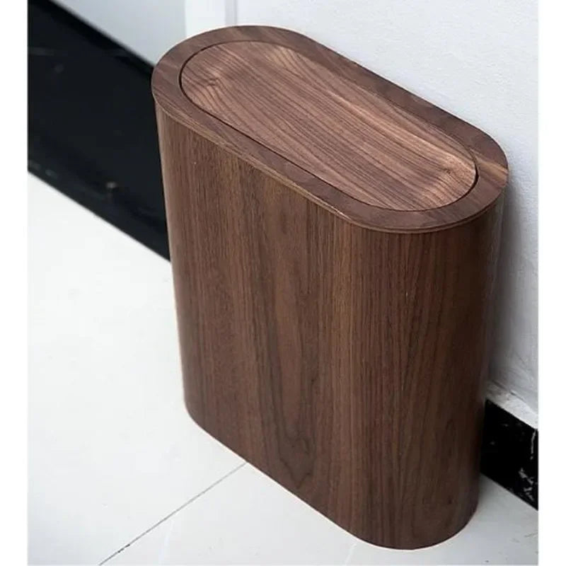 Poubelle de toilettes en bois