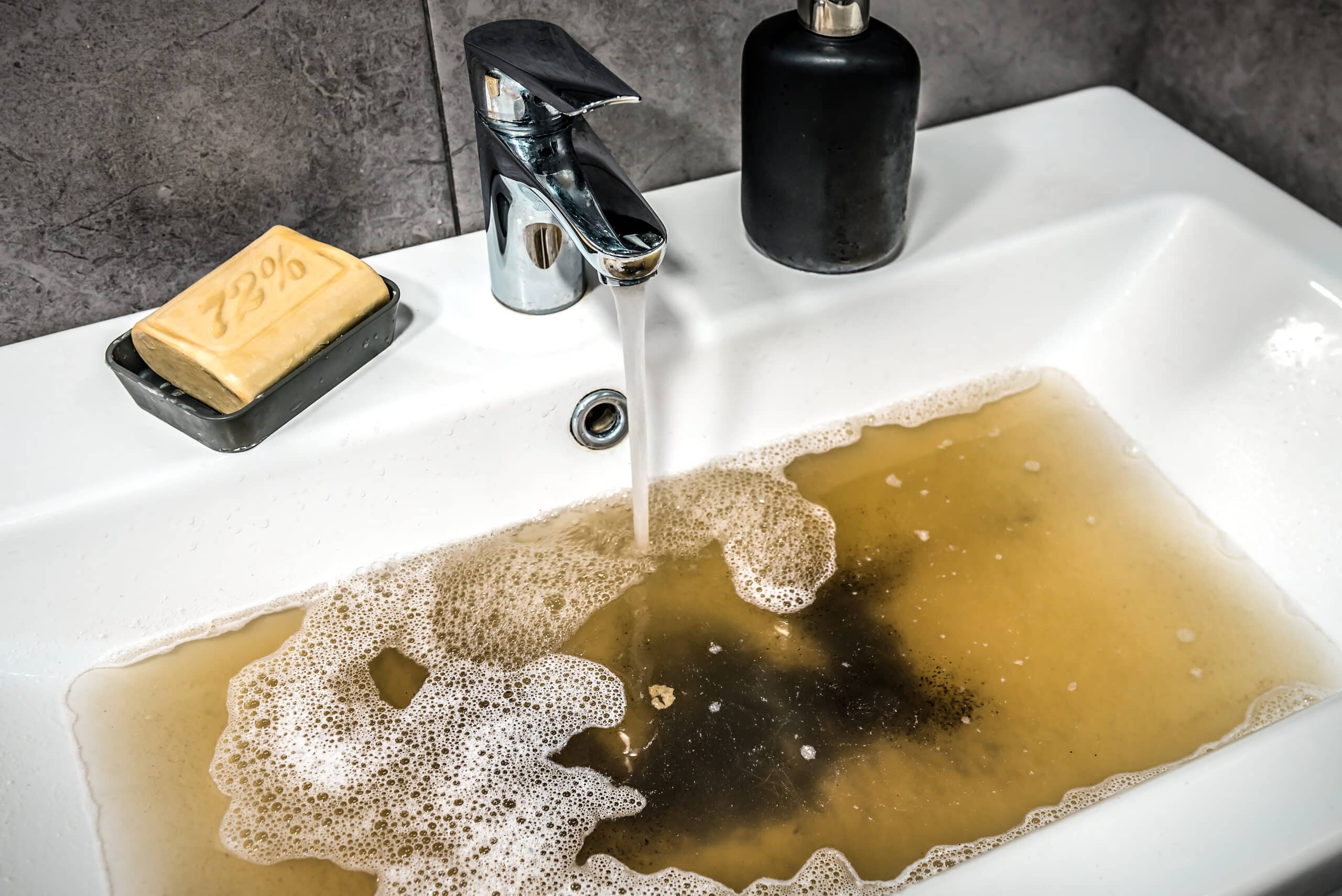 l'astuce parfaite « j’ai essayé ce produit au lieu du bicarbonate dans mon évier et tout s’est débouché instantanément »